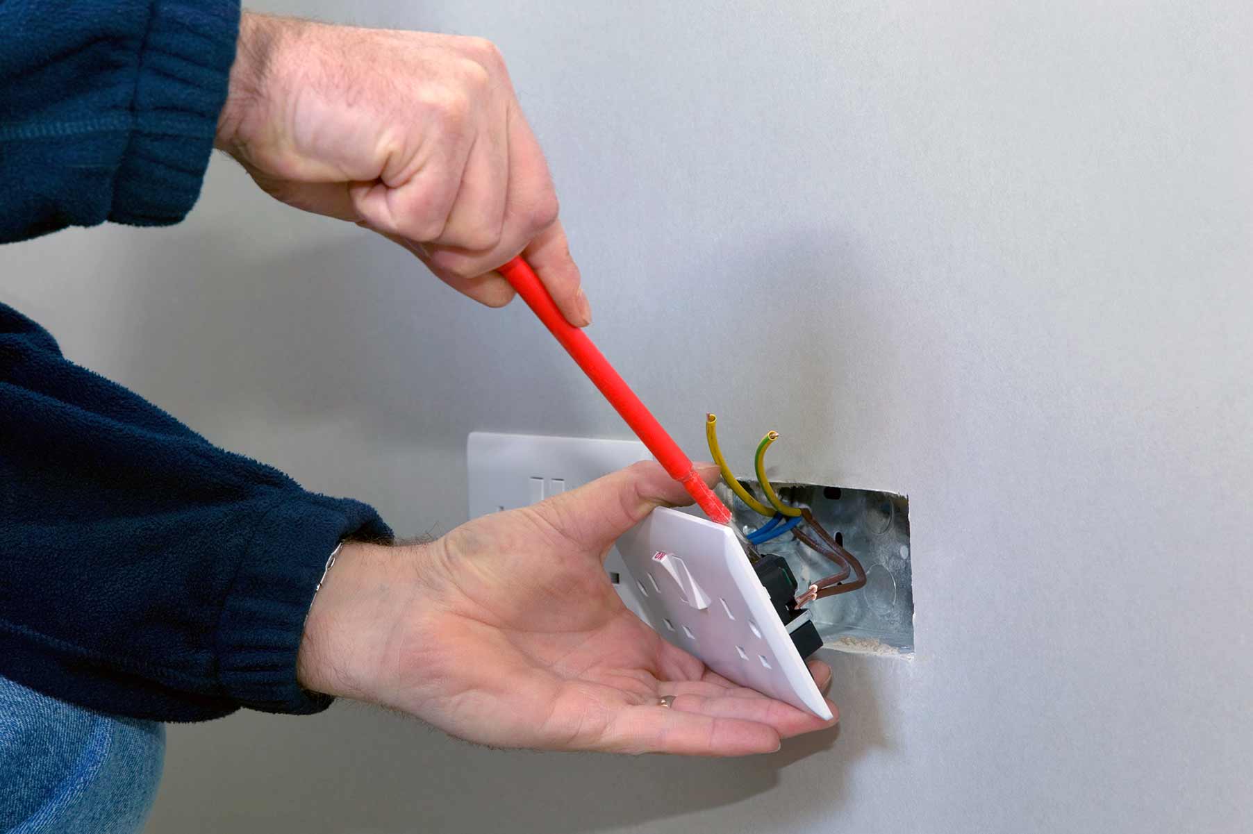 Our electricians can install plug sockets for domestic and commercial proeprties in Brixham and the local area. 